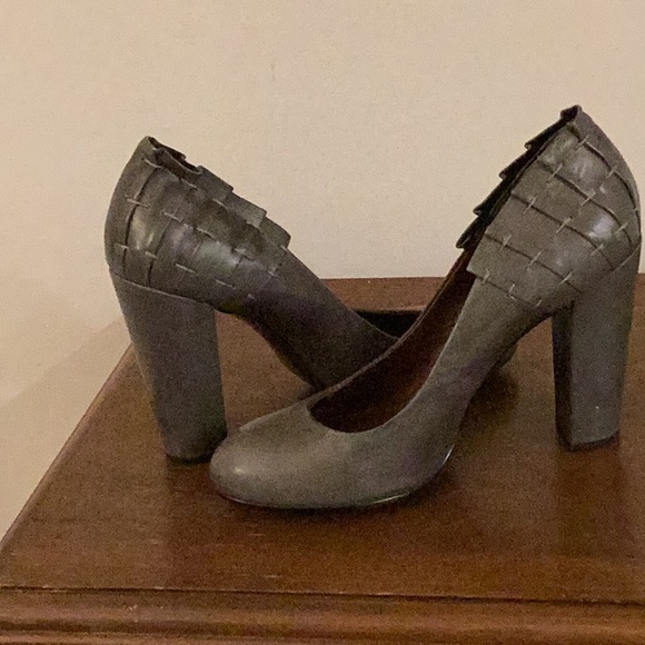 Fabulous high heel shoes.  Worn once. - Picture 3 of 7